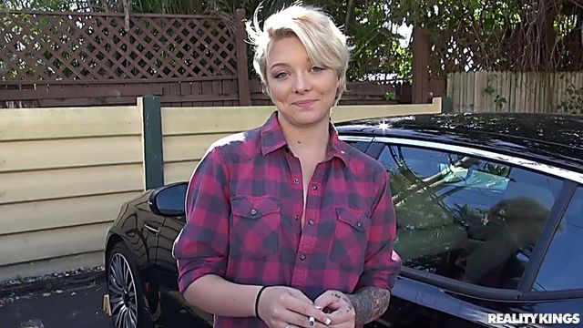 Aurora Winters's medium size tits smut by Street BlowJobs