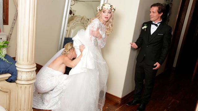 Legs on shoulders smut with elegant Lexi Lore and Kit Mercer from Moms Bang Teens