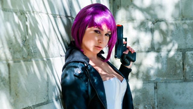 Smiling Karlee Grey's handjob trailer