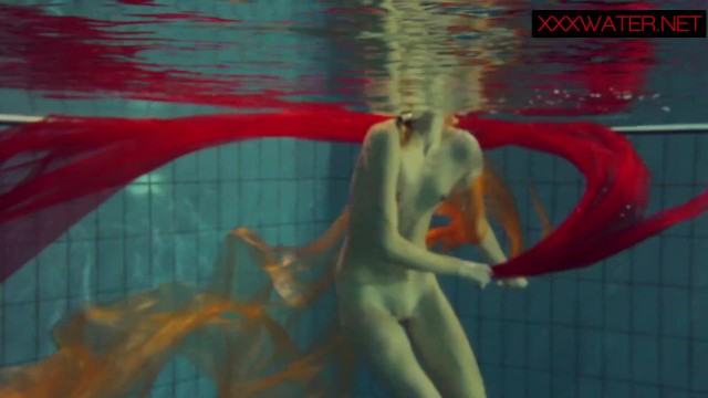 Enchanting chick - poolside clip - Underwater Show