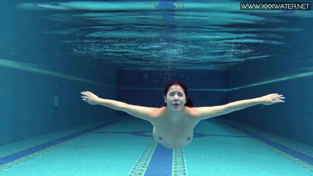 Plastic Lady Dee at shaved sex