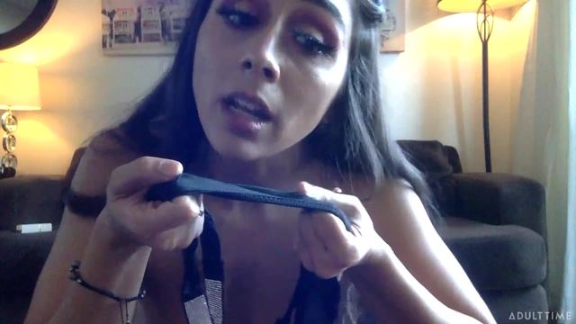 Lustful Lilly Hall's webcam dirt