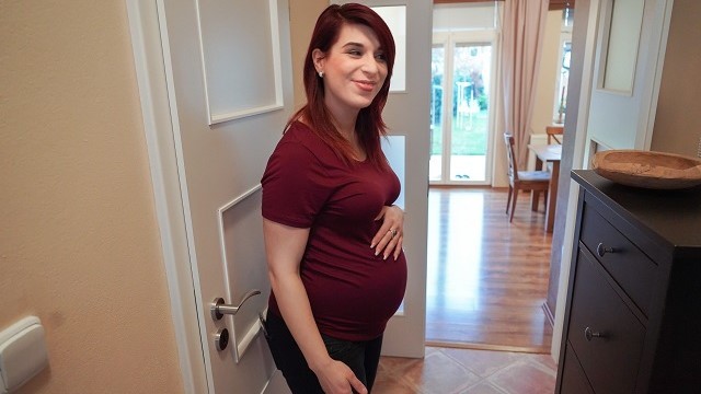 Lady's redhead scene