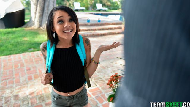 Crazy Holly Hendrix's posing xxx