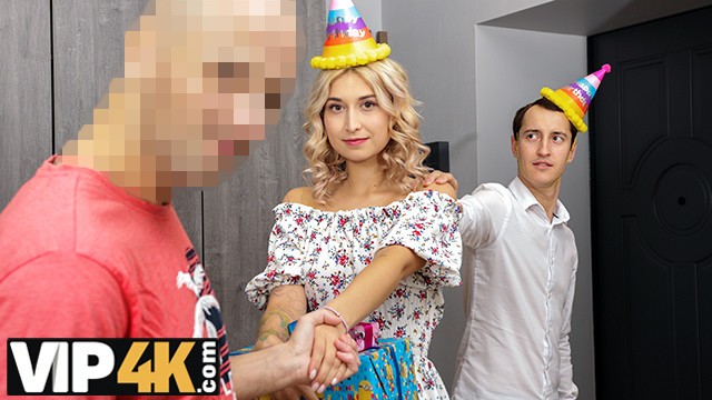 Lusty chick's cash sex