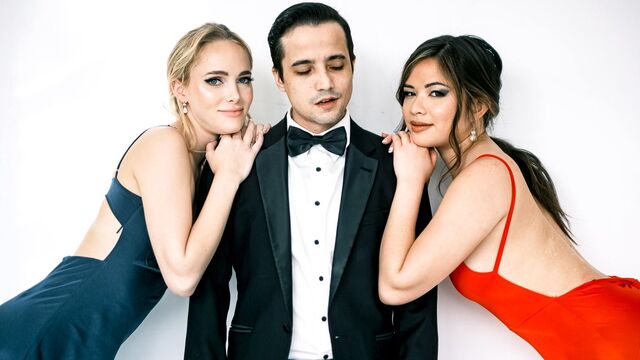 Endearing Riley Jean and Scarlett Alexis - blowjob clip - Innocent High