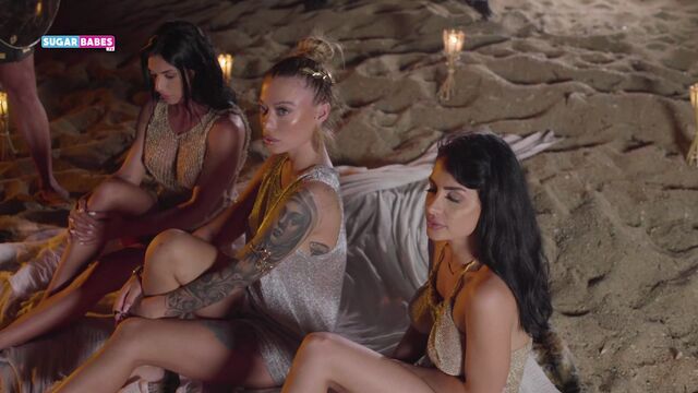 Wild Inna Innaki and Misha Maver's curvy scene