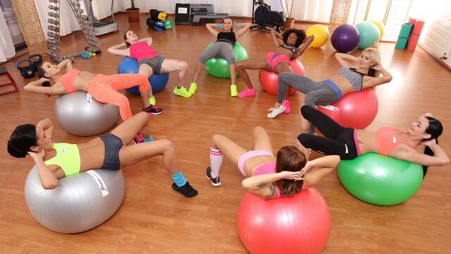 Sensuous Luna Corazon and Yenna Black's pussy licking dirt