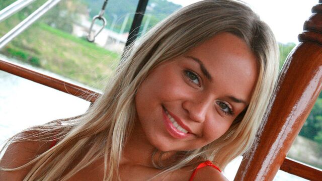 Mia Leone's doggystyle scene by Oldje