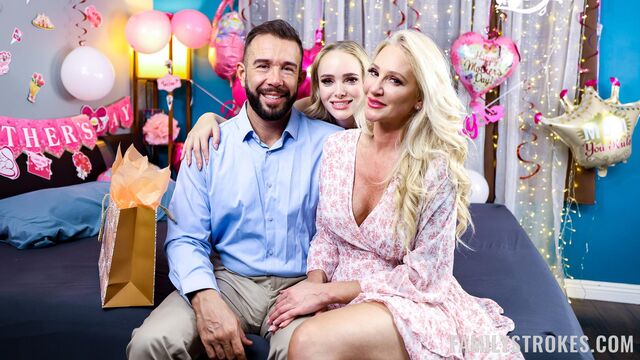 Alexis and Athena's curvy video