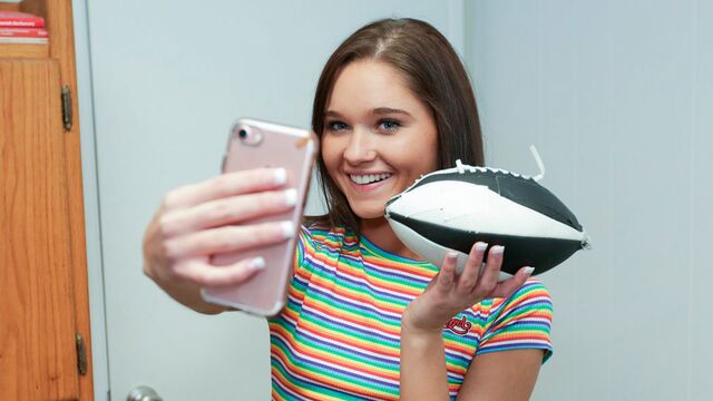 Gambling Zoe Bloom at shaved trailer