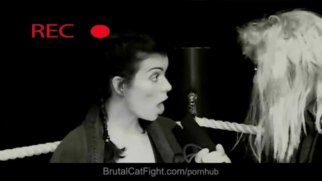 Hot floozy - spanking hard dirt - Brutal Catfight