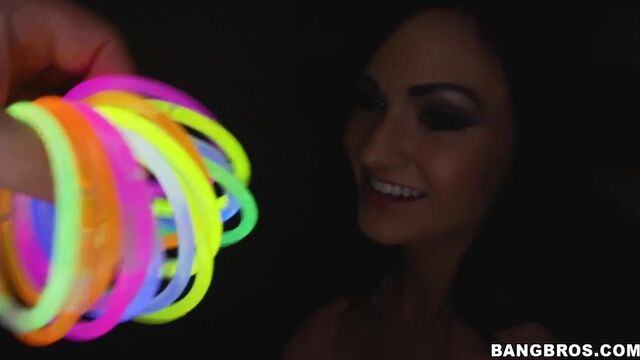 Tugjobs featuring Kendall Karson's big ass dirt