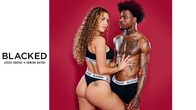 Winsome Jessie Rogers - curly hair clip - Blacked.Com