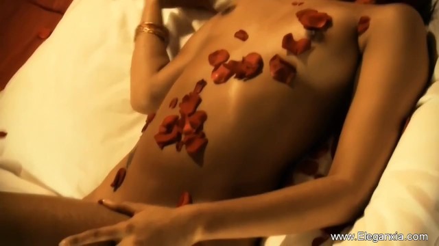 Sophisticated dream girl - artistic movie - Eleganxia