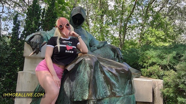 Incomparable Christina Shine and Porno Dan - balls sucking smut - Immoral Family