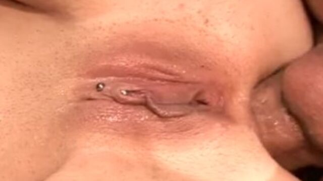 Ingenious Bella's shaved clip