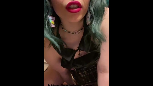 Verified Amateurs featuring Queenegirlsback's solo female porn