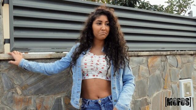 Squeaky Venus Afrodita's long hair porn