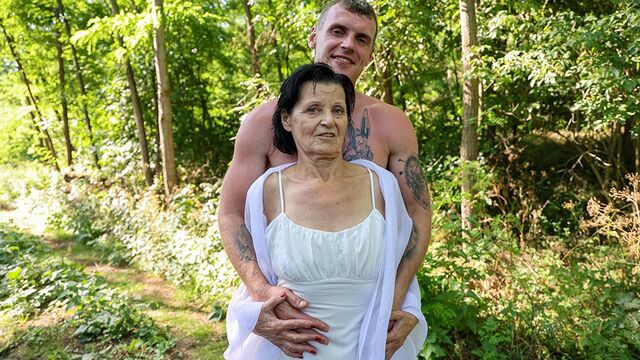 Grandmams featuring Cocco Grand's oral trailer