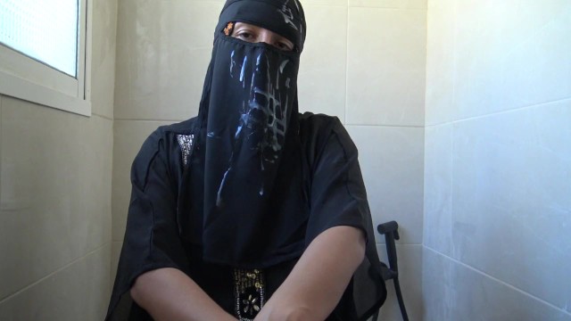 Graceful SouzanHalabi at cumshot movie