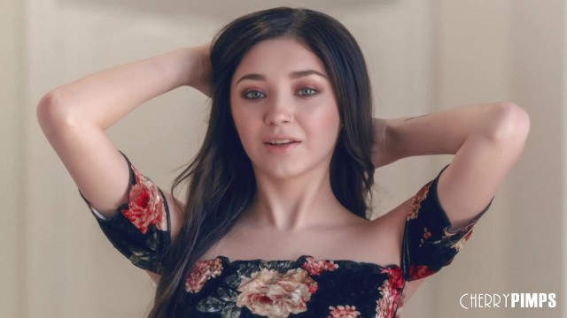 Heavenly Luna and Sia's petite xxx