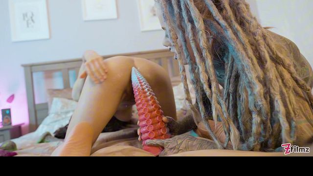 Flawless Stacy Bloom and Anuskatzz - tattoo piercing sex - Dirty Dreaz