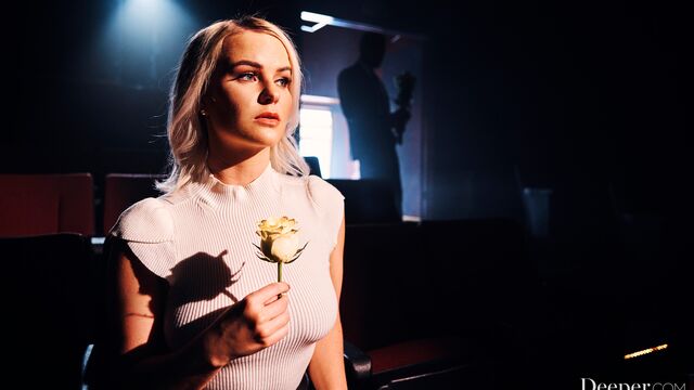 Playful Vic Marie's big ass trailer